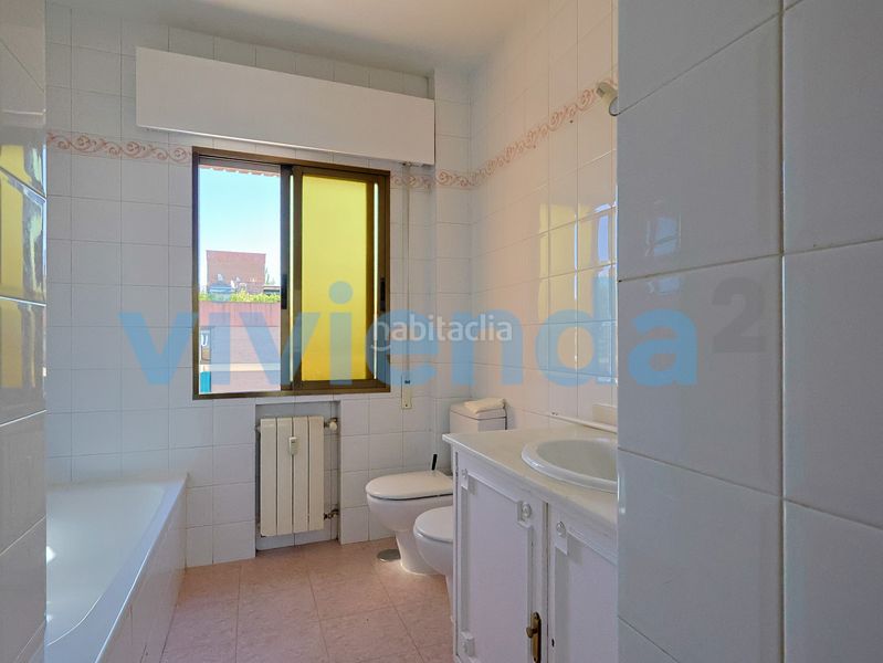 Foto 8db8fe73-5b57-438a-9092-b97d816f6d96. Pis amb calefacció piscina a Concepción Madrid