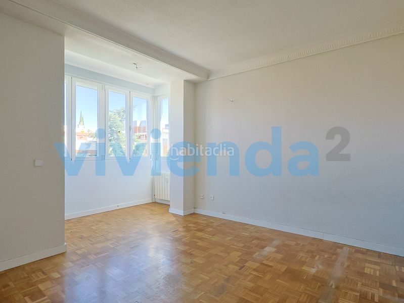 Foto d2192288-2d4e-43bd-b754-4d05f9e6f051. Pis amb calefacció piscina a Concepción Madrid
