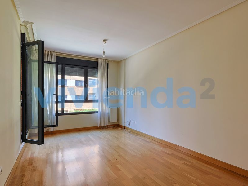 Foto 4845b526-be68-46e7-90af-664688299557. Pis amb calefacció aparcament piscina a Rejas Madrid