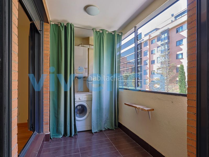 Foto 762d8c5e-f339-4392-becf-5c39b206d913. Pis amb calefacció aparcament piscina a Rejas Madrid