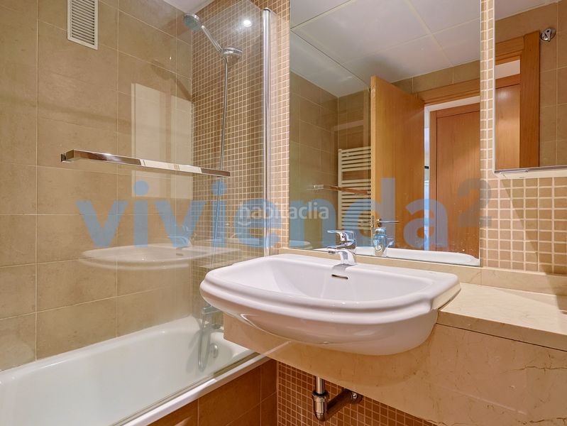 Foto c2cc6526-a29d-4dce-a578-2c66d4ef7194. Pis amb calefacció aparcament piscina a Rejas Madrid