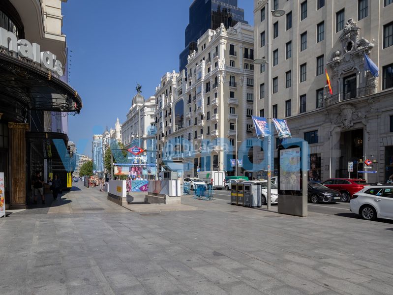 Foto 944f9932-518d-45b5-ab0e-0ce8107b6291. Aparcament cotxe a Sol Madrid