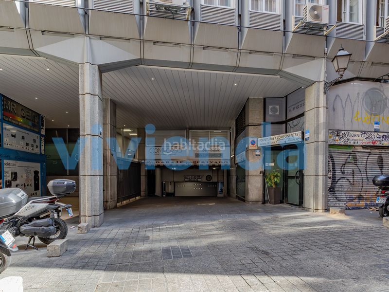 Foto e9b96af9-e5dd-4e5c-94ae-87f742d7d598. Aparcament cotxe a Sol Madrid