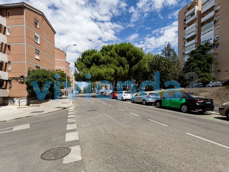 Foto ab6c1059-a96f-48e4-b14c-d58f7458b7c6. Pis a Ventas Madrid