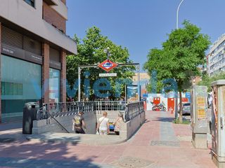 Pis a PLAZA LUCA DE TENA