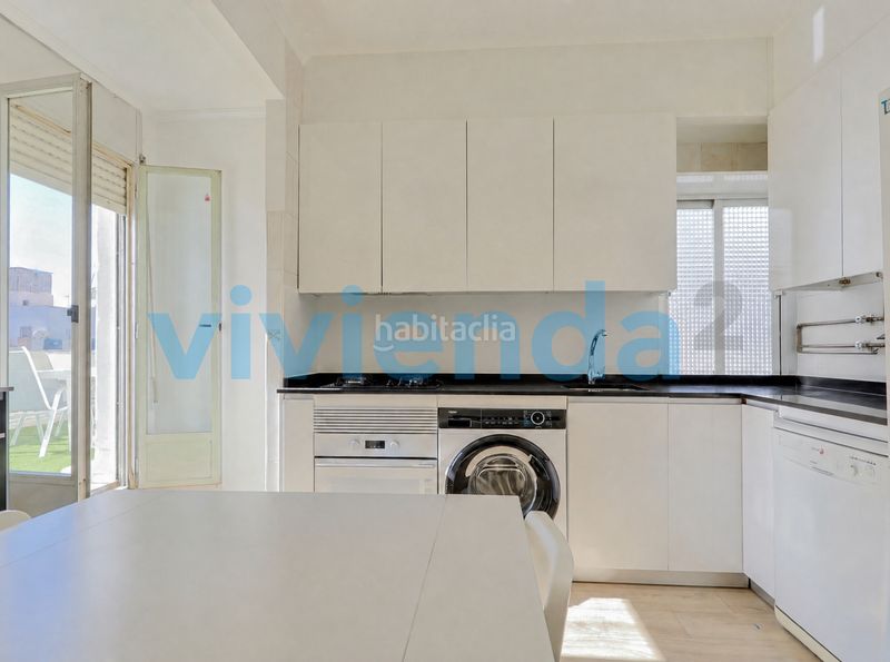Foto ad8b9abb-cd68-4522-a3cc-2d899b8b52b0. Àtic amb calefacció a Vallehermoso Madrid