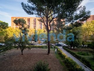 Piso  Avenida de pablo neruda. Piso en portazgo, 61 m2, 3 dormitorios, 1 baxf1os, 234.000 euros