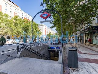 Pis a Hispanoamérica-Bernabéu. Piso en hispanoamerica, 110 m2, 3 dormitorios, 3 baxf1os, 995.00