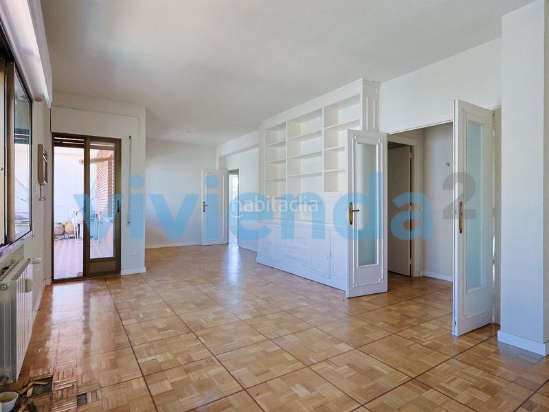 Foto a78aea84-be7d-4ba3-bc07-ca8f5656e4c1. Pis amb calefacció piscina a Concepción Madrid
