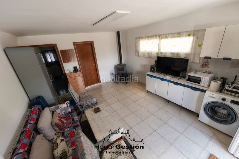Foto 206aae40-28e5-4bad-9855-835c811f836b. Casa amb xemeneia aparcament piscina a Borox