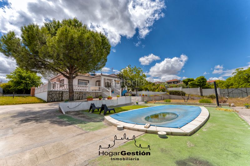 Foto 729b30de-449b-413f-8fe2-db95052fd618. Casa amb xemeneia aparcament piscina a Borox
