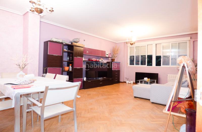 Foto 4fa25a29-2e6c-422c-b50d-0923940aa57f. Pis a Reyes Parla