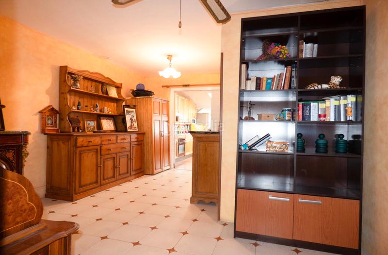 Foto 87a4d450-4aac-4ad3-9d27-f34db240364b. Casa aparellada amb xemeneia aparcament a Villa del Prado