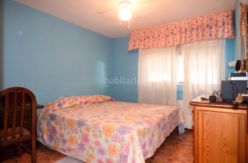 Foto a7728b33-c632-4958-8174-ed65ca1ff6c1. Casa aparellada amb xemeneia aparcament a Villa del Prado