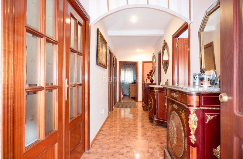 Foto c36f189b-13e9-4228-a96e-6f76df4e2763. Casa aparellada amb xemeneia aparcament a Villa del Prado