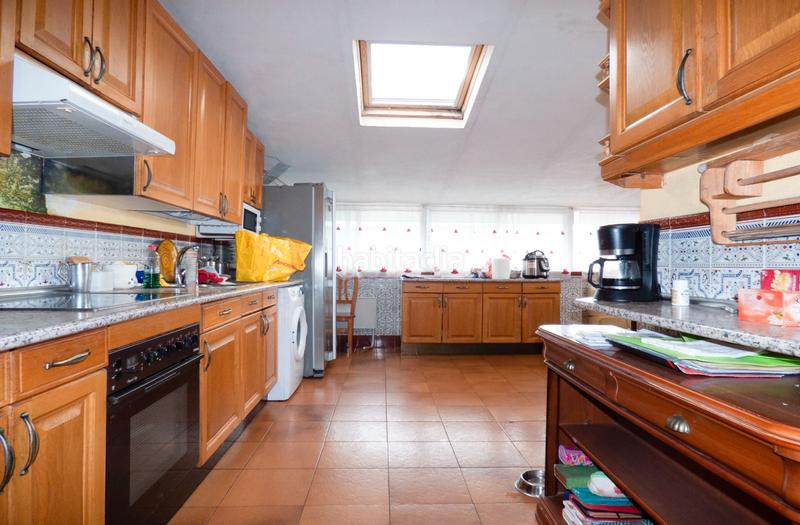 Foto f96e46db-9a25-408e-bd40-cd8058e919b3. Casa aparellada amb xemeneia aparcament a Villa del Prado