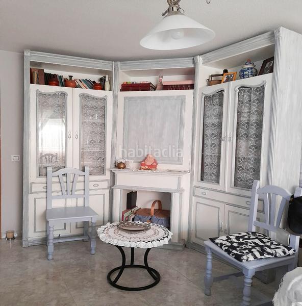 Foto 367214cf-3b97-46fc-886b-8323454b9952. Chalet avec parking dans Batres