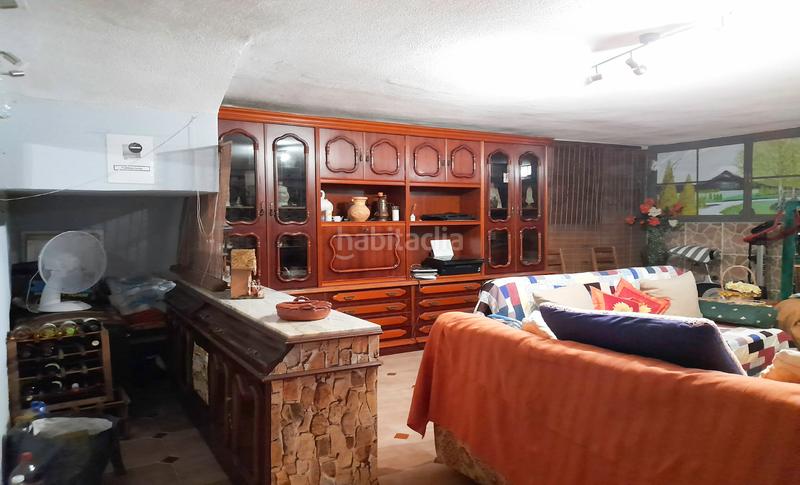 Foto 6608c91d-e1e6-41f6-b409-73a92ed11d96. Chalet avec parking dans Batres