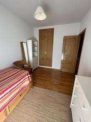 Affitto Casa in Nuevo Aranjuez-Ciudad de las Artes. Habitación en chalet compartido para docentes