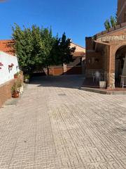 Maison à Ciruelos. Chalet independiente en ciruelos