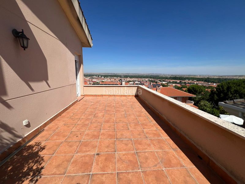 Foto 7ce58dbb-b6aa-476a-9563-da13ff0a6383. Xalet amb xemeneia calefacció aparcament piscina a Aranjuez