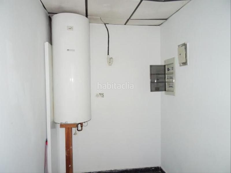 Foto 623b64a3-1dee-4f70-ae57-6c1919f2da58. Local comercial impresionante local de 67m en primera planta del centro comercial avenida dos de mayo situado en inmejorable ubicación y con baño en Móstoles