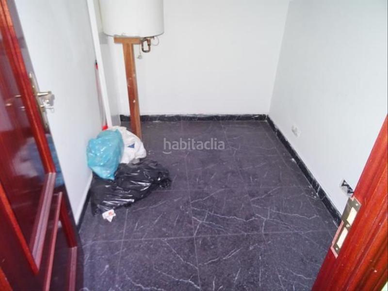 Foto dccbe736-4fa7-4b49-9d22-5b95dce29d09. Local comercial impresionante local de 67m en primera planta del centro comercial avenida dos de mayo situado en inmejorable ubicación y con baño en Móstoles