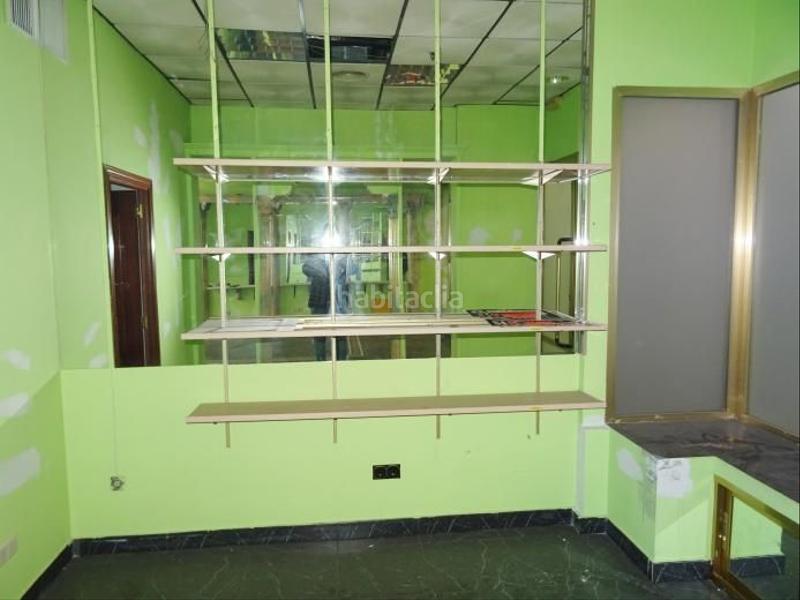 Foto f2a787c3-ef9a-45eb-90db-57d88fd4fc16. Local comercial impresionante local de 67m en primera planta del centro comercial avenida dos de mayo situado en inmejorable ubicación y con baño en Móstoles