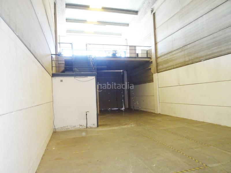 Foto 00c4fd24-c2b1-4278-b191-f412163a5339. Affitto capannone industriale in Las Castañeras - Bulevar Arroyomolinos