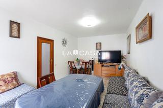 Etagenwohnung in Vista Alegre. Oportunidad