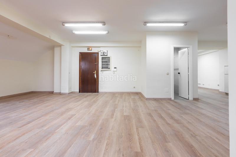 Foto e2eb7f5d-9277-447e-bf5a-c89a35238d7f. Geschäftsraum in Palos de Moguer Madrid