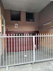 Aparcament cotxe a Llefià