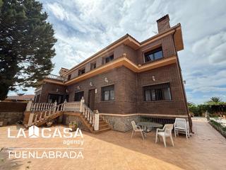 Xalet a Calypo Fado. Casa o chalet independiente en venta en avenida de toledo