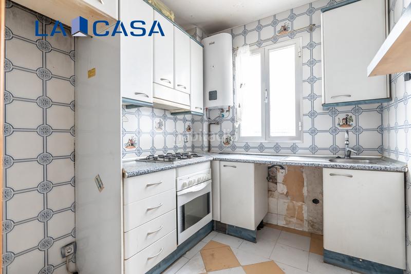 Foto 8cb27c59-df8d-446e-ad29-c7e9522900b2. Piso  en venta en calle de aldea del fresno en Madrid