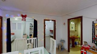 Planta baixa a Avenida de la Paz. Oportunidad en xirivella! bajo de 67 útiles con 3 habitaciones y