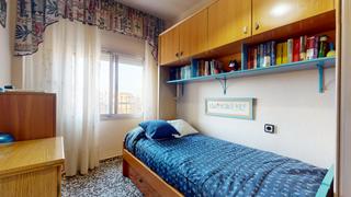 Appartement à Nou Campanar. Piso en valencia capital, novena planta con ascensor. 89 m const