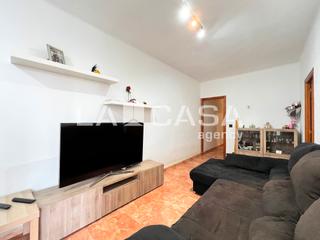 Appartement à Llefià. Oportunidad en la zona! piso para entrar a vivir. tres habitacio