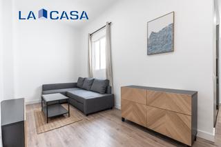 Pis a Acacias. Piso en venta en calle de ercilla