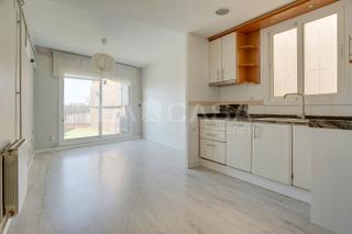 Àtic a Sanfeliu. Ático en venta en calle de laviació