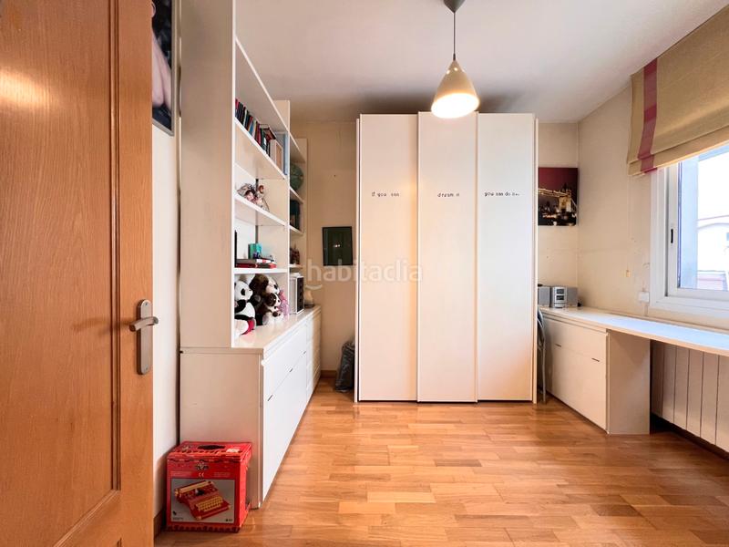 Foto c6f06e14-950a-4871-bd57-7a8654f7f7d1. Chalet en El Camp de l´Arpa del Clot Barcelona