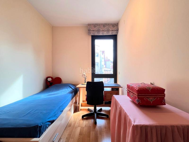 Foto 07389de9-cc93-46cb-9004-38b347c80799. Chalet con riscaldamento in El Camp de l´Arpa del Clot Barcelona
