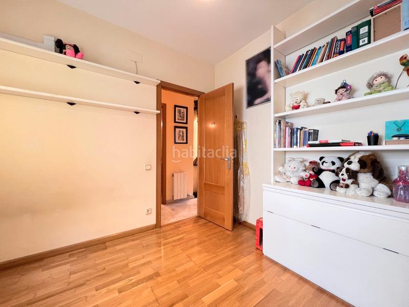 Foto 3dc2fcff-0978-4a5d-b945-be2d5a30da1f. Chalet con riscaldamento in El Camp de l´Arpa del Clot Barcelona
