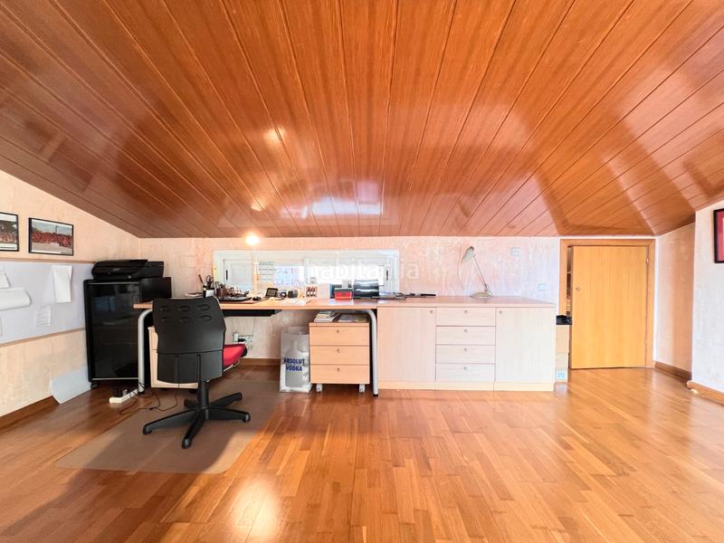 Foto 742c50b5-8a3a-464a-a76a-50ff256592de. Chalet con riscaldamento in El Camp de l´Arpa del Clot Barcelona