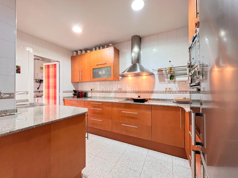 Foto 7a56a893-4376-47e0-876f-7ad91c9fc5f4. Chalet con riscaldamento in El Camp de l´Arpa del Clot Barcelona