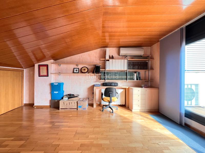 Foto 9b99a222-8c43-4846-b1b9-5bdbcc333aeb. Chalet con riscaldamento in El Camp de l´Arpa del Clot Barcelona