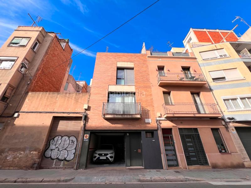 Foto cb50214c-631b-415f-a8c5-6a180b59cf9c. Chalet con riscaldamento in El Camp de l´Arpa del Clot Barcelona