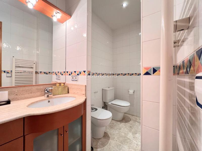 Foto ee919203-e64b-46ae-a21d-910876ab154b. Chalet con riscaldamento in El Camp de l´Arpa del Clot Barcelona