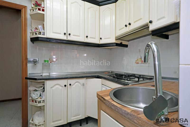Foto 770966f3-4119-4e78-ae0b-af36013046fe. Piso la casa agency presenta oportunidad en Can Vidalet Esplugues de Llobregat