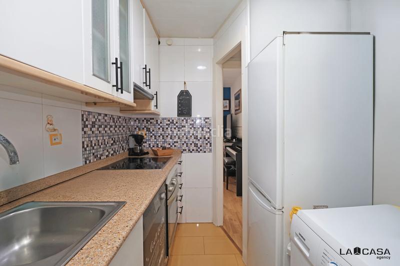 Foto a8bc0a7f-732c-4c98-8619-a0a624304a82. Piso la casa agency presenta oportunidad en Can Clota Esplugues de Llobregat