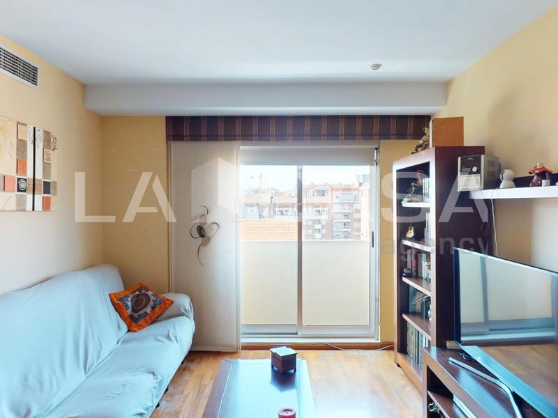 Foto f855dc95-dcfe-44c5-b9ce-fda1739f85ab. Piso en Aiora Valencia
